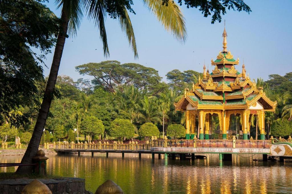 The Hotel Mawtin Yangon Exterior foto
