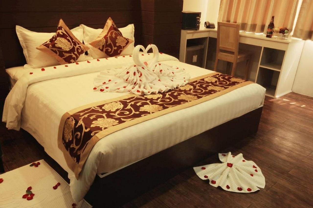 The Hotel Mawtin Yangon Exterior foto